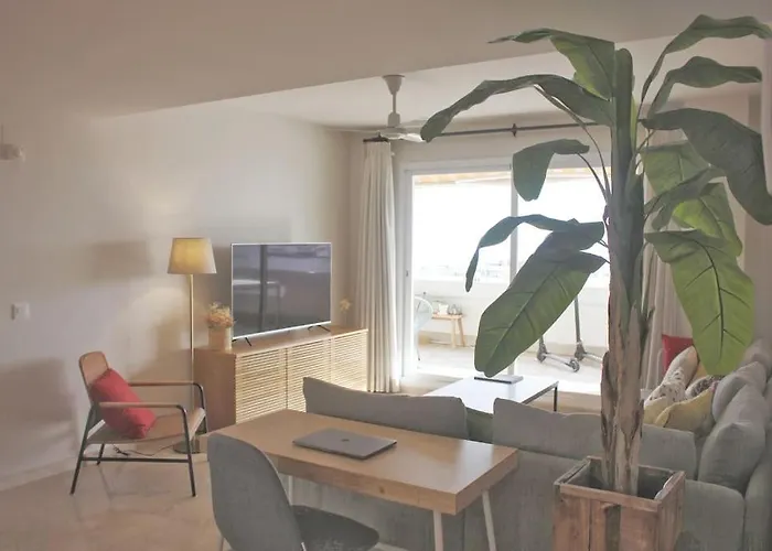 Oasis Apartment 100 Meters From Beach With Private Parking