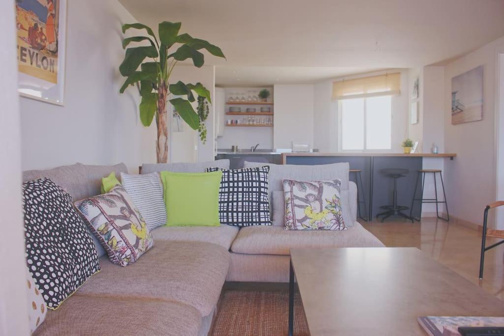 Oasis 100 Meters From With Private Parking