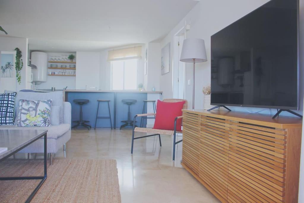 Apartment Oasis 100 Meters From With Private Parking *